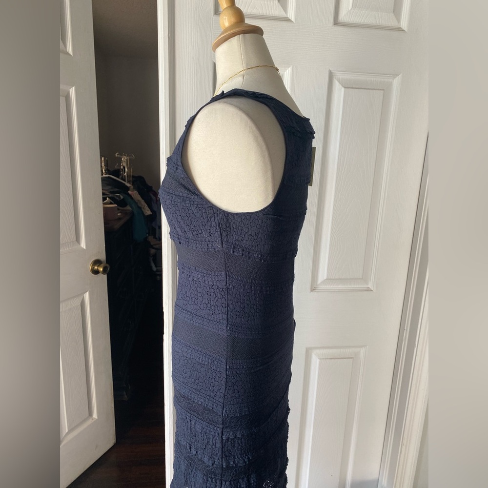 Gorgeous NWT Max Studio Lace fitted dress - Picture 3 of 6